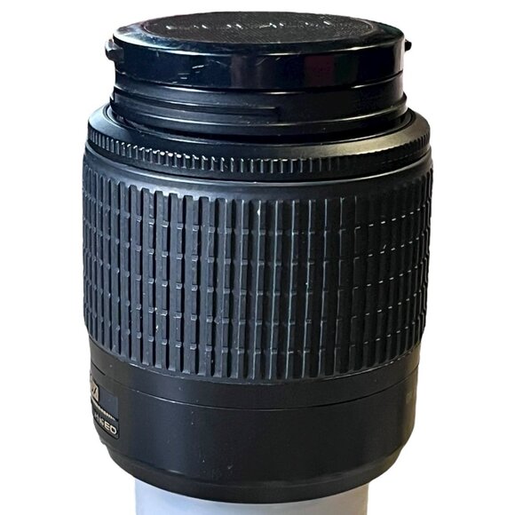 Nikon AF-S DX NIKKOR 55-200mm f/4-5.6G ED VR Lens - Picture 3 of 12